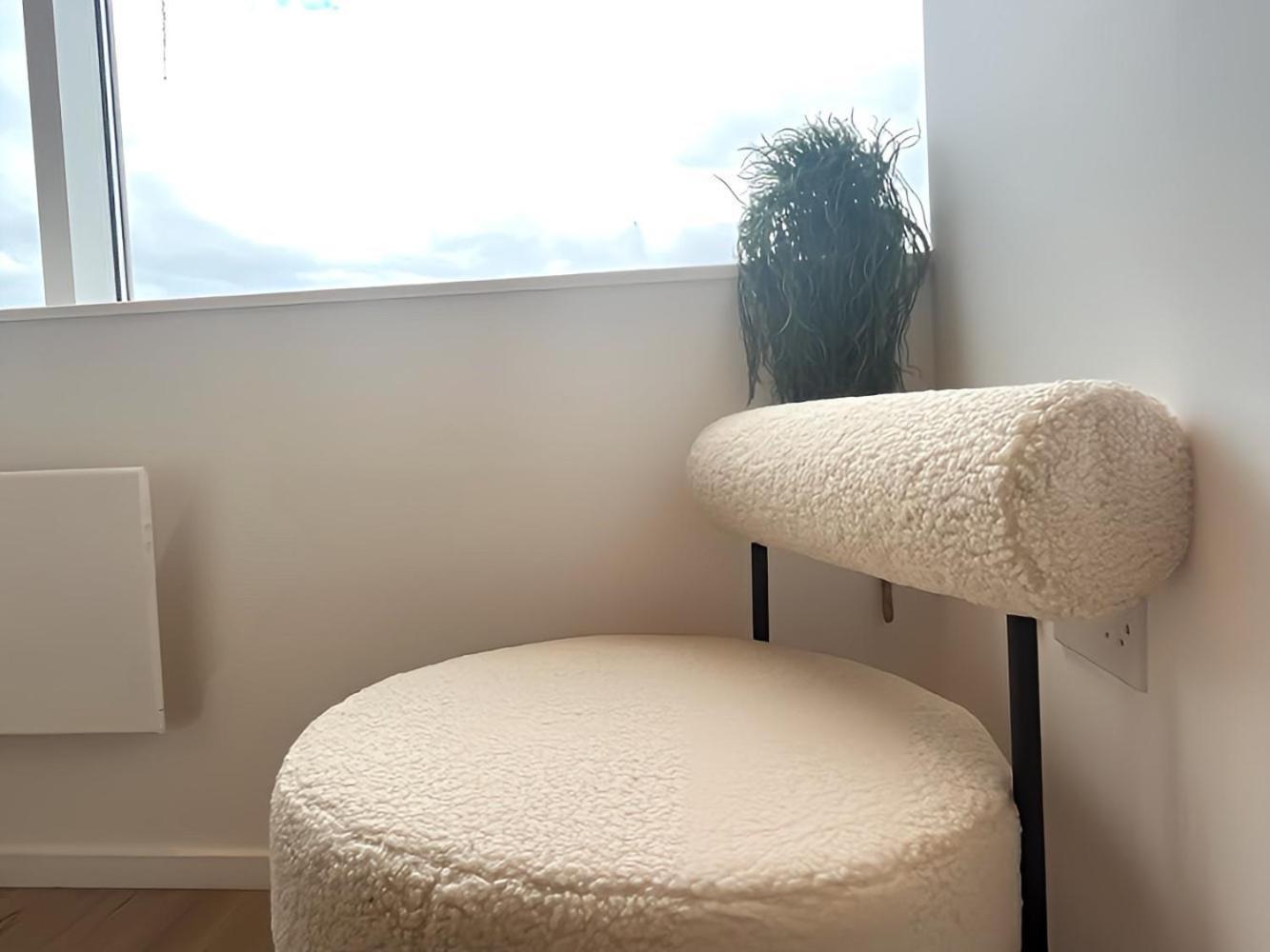 1Br Luxury Flat At Train Station - Long Stays Welcome - Just Ask Milton Keynes Kültér fotó