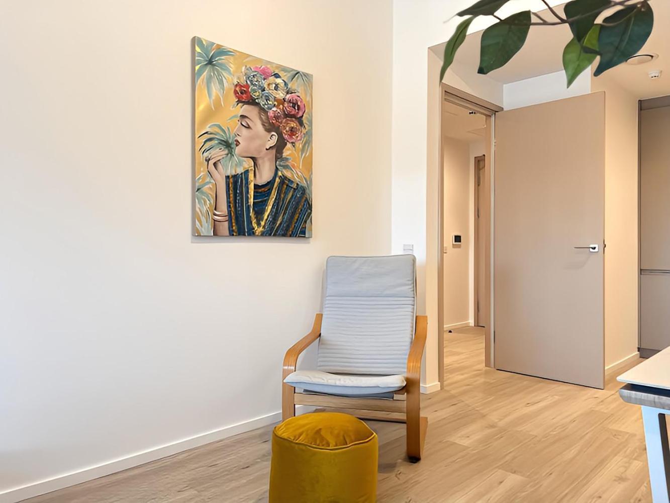 1Br Luxury Flat At Train Station - Long Stays Welcome - Just Ask Milton Keynes Kültér fotó