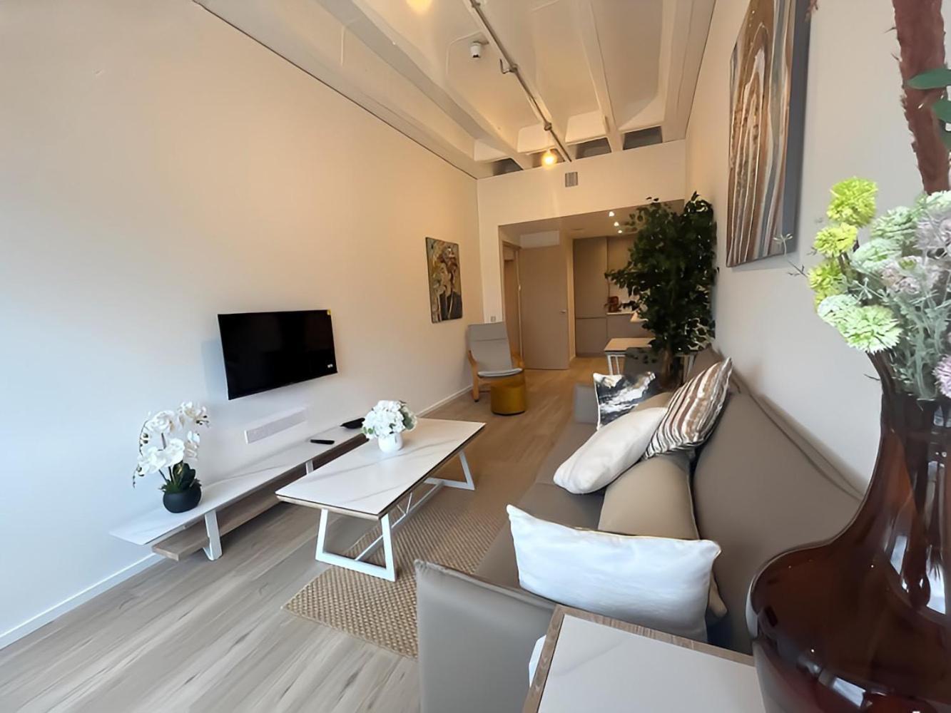 1Br Luxury Flat At Train Station - Long Stays Welcome - Just Ask Milton Keynes Kültér fotó